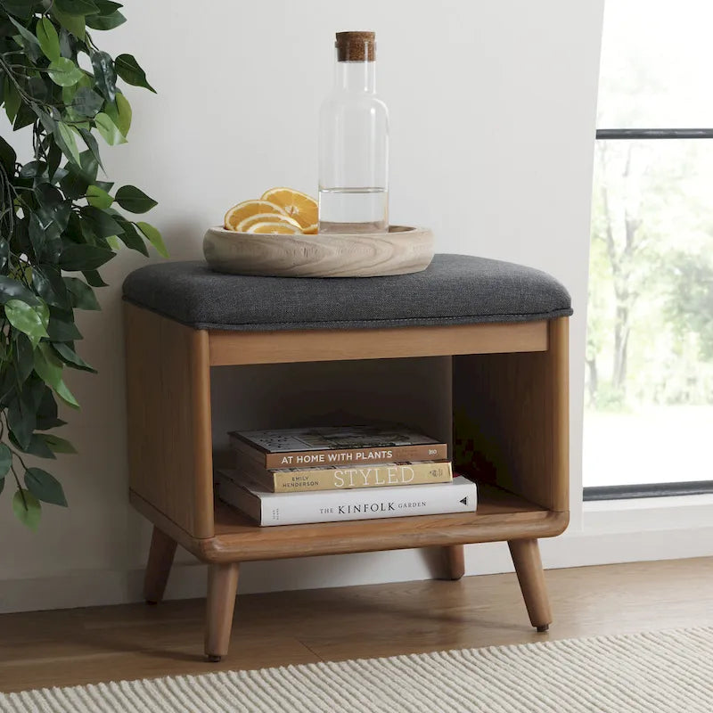 Banc à étagères ouvertes avec coussin