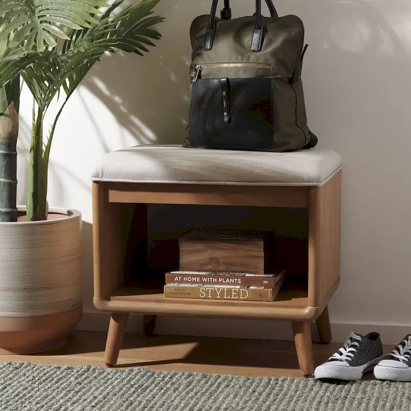 Banc à étagères ouvertes avec coussin