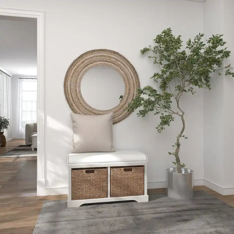 Banc de rangement en bois avec paniers en jacinthe d'eau brune et coussin d'assise